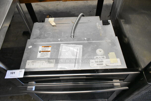 BRAND NEW SCRATCH AND DENT! Jenn Air JJW3430DS01 Stainless Steel Electric Powered Convection Oven. 240 Volts, 1 Phase. - Image 4 of 5
