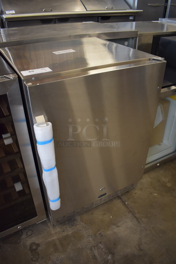 BRAND NEW! Whynter BOR-53024-SSW Stainless Steel Commercial Mini Cooler. 115 Volts, 1 Phase. 24x24x34. Tested and Working! - Image 4 of 8