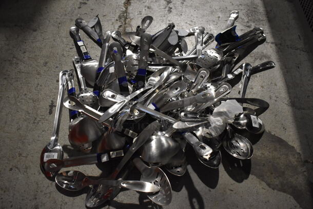 ALL ONE MONEY! Crate of Various BRAND NEW Items Including Serving Spoons and Straining Spoons - Image 1 of 6