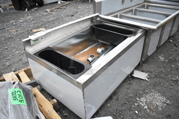 BRAND NEW SCRATCH AND DENT! Regency 600IB2130C0 21" x 30" Underbar Ice Bin with 10 Circuit Post-Mix Cold Plate and Bottle Holders - Image 3 of 8