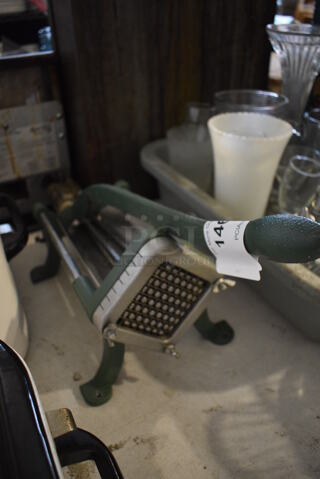 Metal Vegetable Cutter. 8x20x11