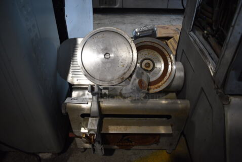 Globe Stainless Steel Commercial Countertop Meat Slicer w/ Blade Sharpener. 26x24x28. Tested and Does Not Power On