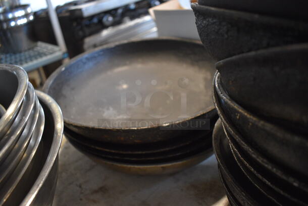 ALL ONE MONEY! Lot of Various Items Including Knives, 15 Metal Skillets, 2 Colanders and Various Metal Bowls. - Image 5 of 6