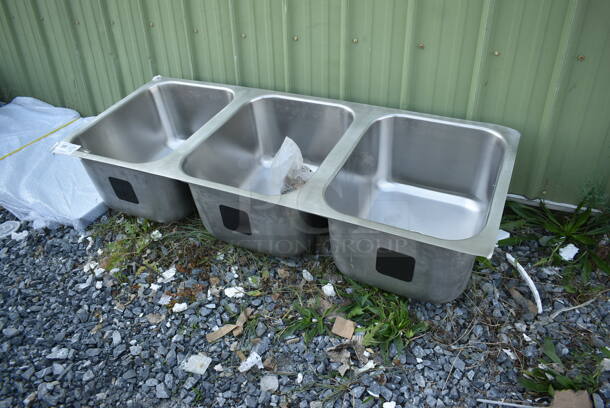 BRAND NEW SCRATCH AND DENT! Stainless Steel 3 Bay Drop In Sink. Bays 16x20 - Image 1 of 3