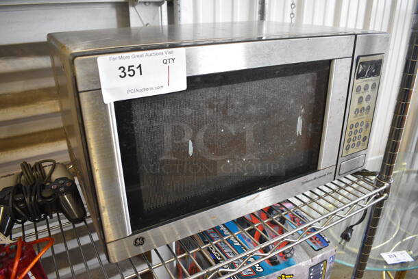 General Electric Model JES1142SF001 Metal Countertop Microwave Oven w/ Plate. 21x15x12 - Image 3 of 5