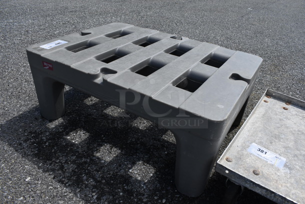 Metro Gray Poly Dunnage Rack. 30x22x12 - Image 2 of 3