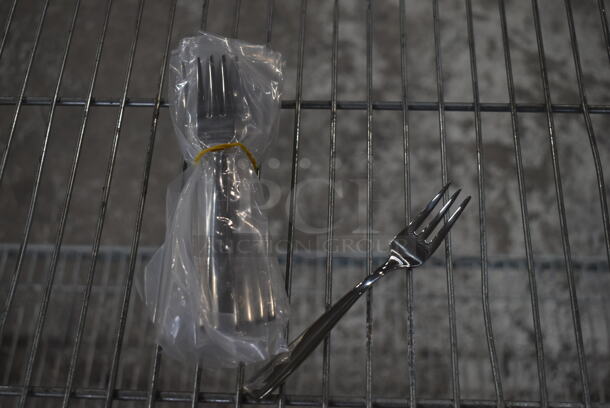 Box of 12 BRAND NEW! Steelite 5731SX025 Bryce Cocktail Fork. - Image 2 of 4