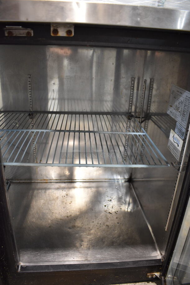 Avantco 178UBB3GHC Metal Commercial 2 Door Back Bar Cooler Merchandiser. 115 Volts, 1 Phase. Tested and Powers On But Does Not Get Cold
 - Image 3 of 5