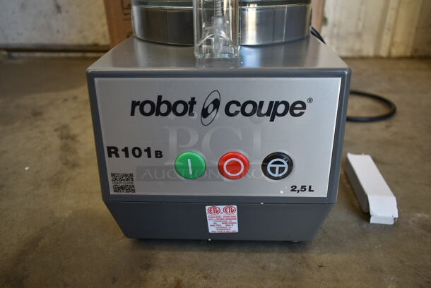 BRAND NEW SCRATCH AND DENT! Robot Coupe R 101 B Metal Commercial Countertop Food Processor w/ Bowl, Lid and S Blade. 120 Volts, 1 Phase. Tested and Working! - Image 5 of 5
