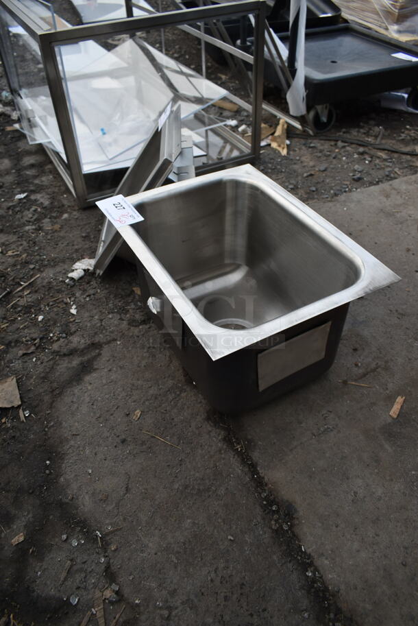 BRAND NEW SCRATCH AND DENT! Advance Tabco 1014A-10 1 Compartment Undermount Sink Bowl 10" x 14" x 10" - Image 4 of 4