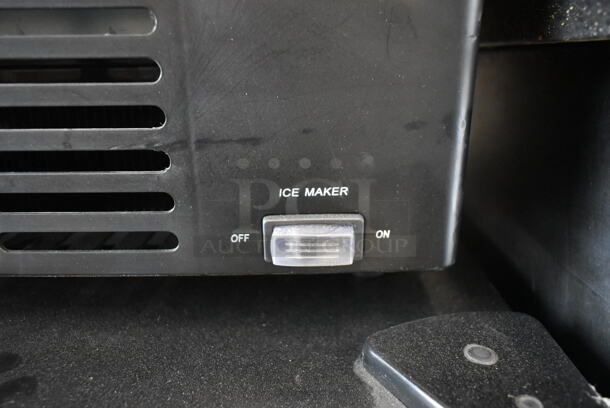 BRAND NEW SCRATCH AND DENT! Whynter UIM-155 15" Built In Ice Maker Machine Stainless Steel 12lb. 115 Volts, 1 Phase. Tested and Working! - Image 3 of 6