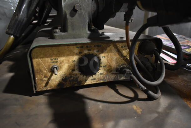 Union Carbide Linde VI-252 Metal Commercial Floor Style Power Supply Welder on Casters. 230/460 Volts, 3 Phase.  - Image 5 of 8