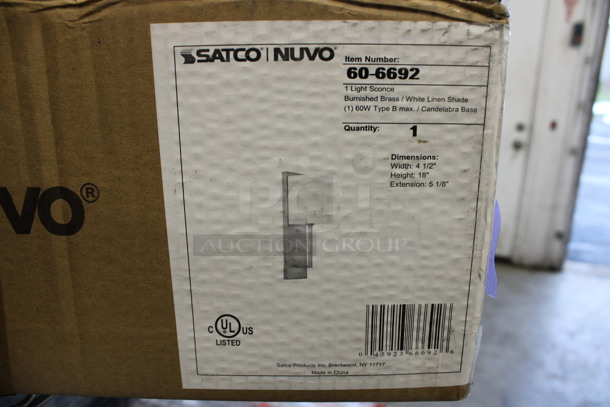 BRAND NEW IN BOX! Satco Nuvo 60-6692 Light Fixture