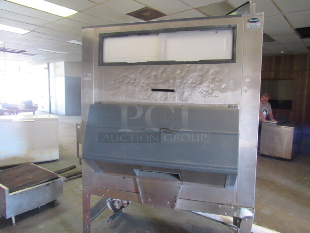 One Ice Bin. 56X41X81 - Image 1 of 2