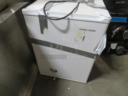 One Black And Decker Refrigerator. #BCFA27. 115 Volt. 19X18X26