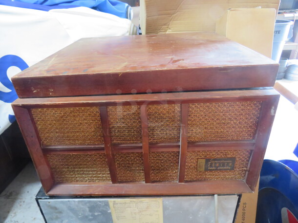 One VINTAGE Zenith Stereophonic High Fidelity Cobra Matic Record Player. - Image 1 of 4