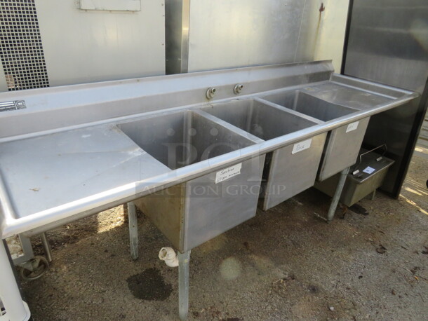 One Stainless Steel 3 Compartment Sink With R/L Drain Boards. 91X27X38.5