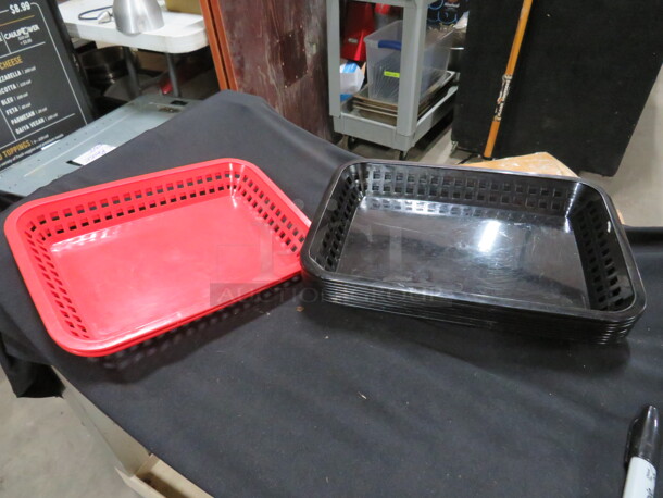One Lot Of Assorted Size Poly Fast Food Baskets.