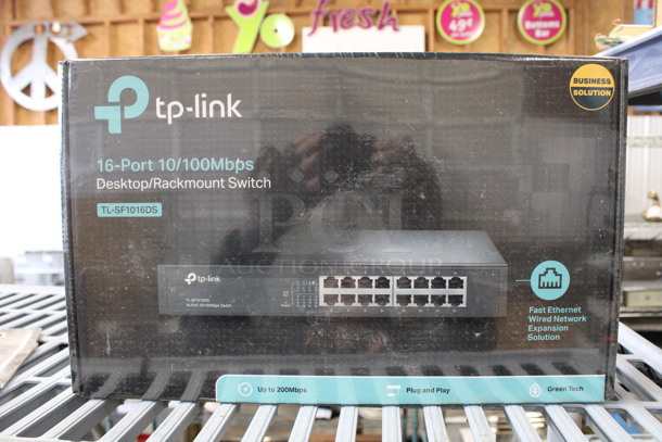 BRAND NEW IN BOX! TP Link 16 Port 10/100MBbps Desktop Rackmount Switch