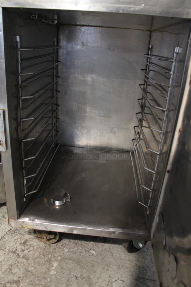 Alto Shaam 1000-UP Stainless Steel Commercial Heated Holding Cabinet on Commercial Casters. 208/240 Volts, 1 Phase.  - Image 6 of 7