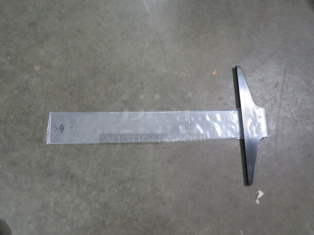 One Lot Of 24 NEW Alvin 18 Inch Acrylic T-Suares. #P18 - Image 1 of 1