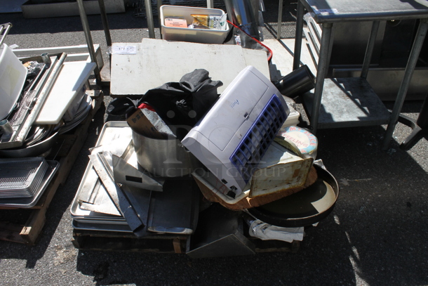 ALL ONE MONEY! PALLET LOT of Various Items Including Metal Baking Pans, Fan and Bin - Image 1 of 2