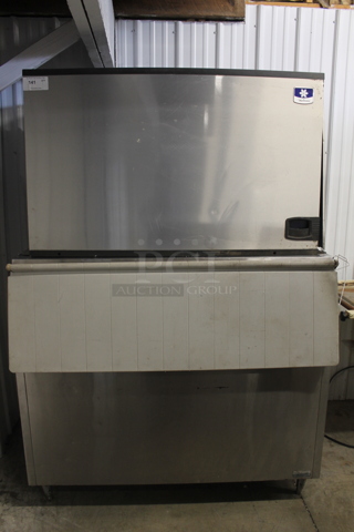 2014 Manitowoc IY1894N-261 Stainless Steel Commercial Ice Head on Hoshizaki B-900SD Commercial Ice Bin. 208-230 Volts, 1 Phase.