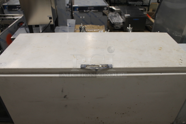 Kelvinator KCM253F Electric White Chest Food Freezer. 115 Volts, 1 Phase. Tested and Working! - Image 2 of 10