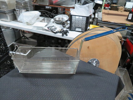 One NEW Deep Fry Basket.