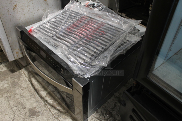 BRAND NEW SCRATCH AND DENT! KoolMore Stainless Steel Commercial Microwave Oven Drawer. 115 Volts, 1 Phase. - Image 9 of 9