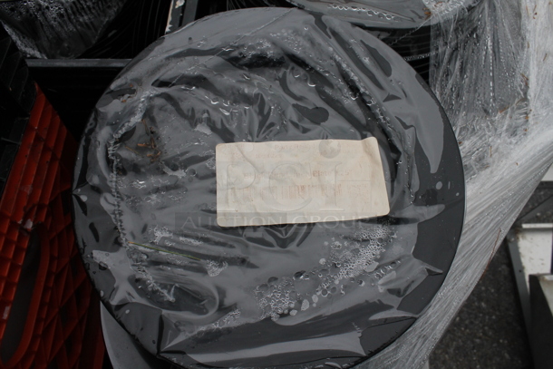 PALLET LOT of Various Items Including Ceramic Plates. Some are BRAND NEW! - Image 7 of 8