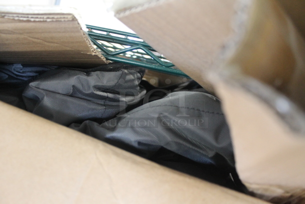 6 BRAND NEW IN BOX! Rubbermaid 539F1200 Small End Loader Portable Insulated Catering Bags. 6 Times Your Bid! - Image 5 of 5