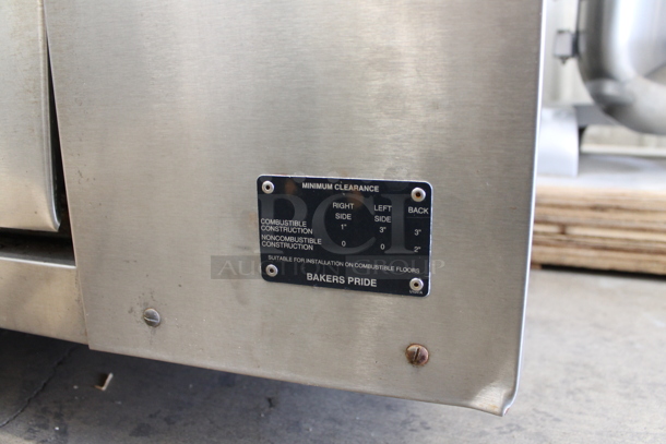 Bakers Pride Y800 Stainless Steel Commercial Natural Gas Powered Single Deck Pizza Oven. 120,000 BTU. - Image 3 of 12