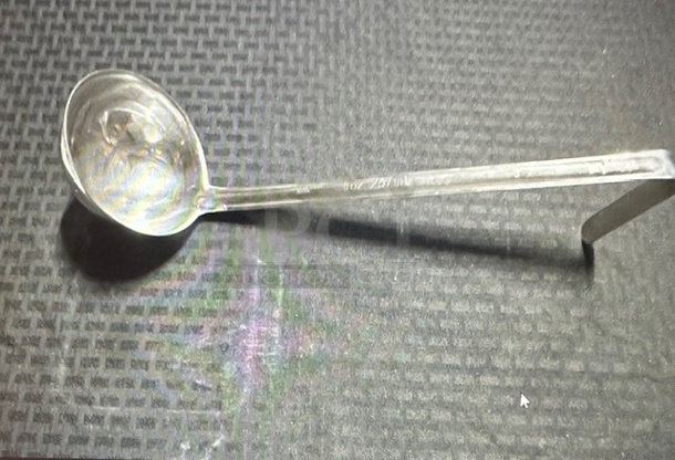 One 8oz SS Ladle.  - Image 1 of 1
