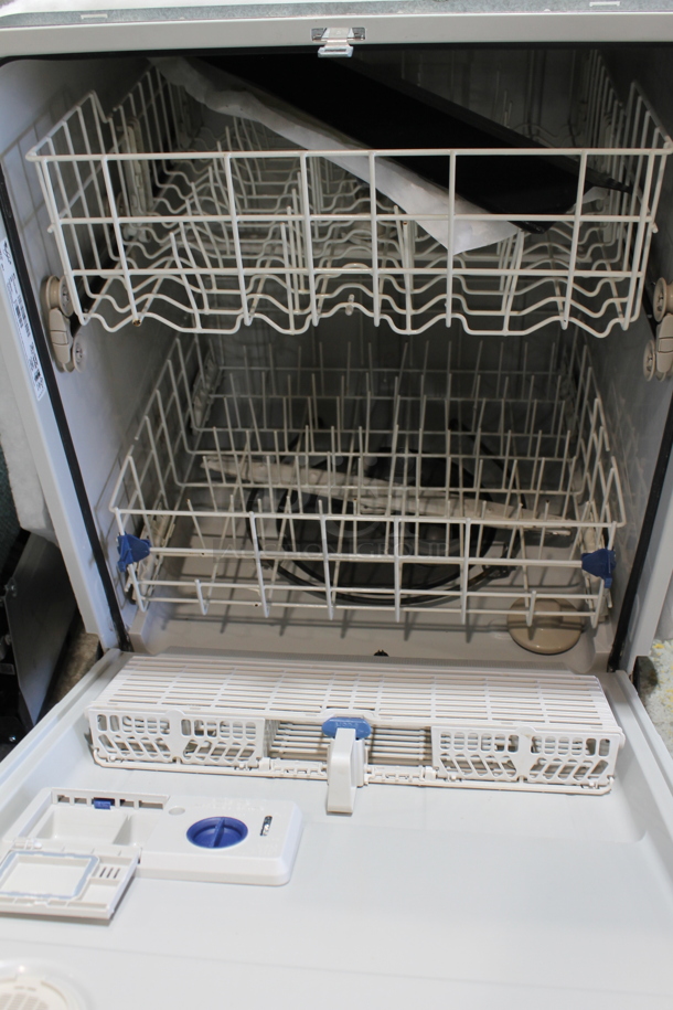 BRAND NEW SCRATCH AND DENT! Whirlpool WDF520PADM5 Stainless Steel Undercounter Dishwasher. 120 Volts, 1 Phase.  - Image 4 of 5