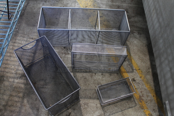 ALL ONE MONEY! Lot of Various Items Including Baskets and Wood Pattern Holders. - Image 5 of 6