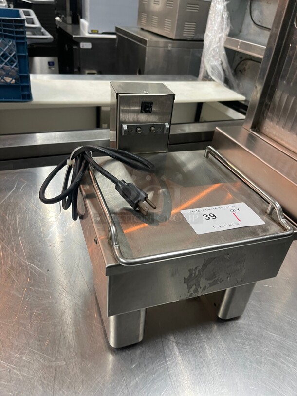 Bunn 1SH Soft Heat® Stand for Satellite Coffee Server, Stainless Finish, 4 inch Legs, 120V NSF Tested and Working!