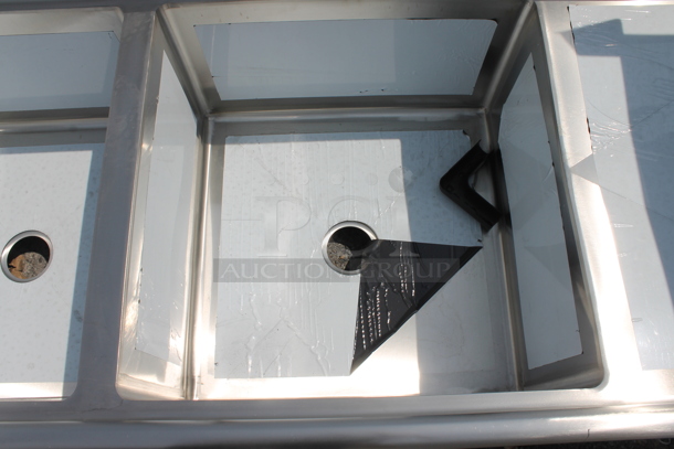 BRAND NEW SCRATCH AND DENT! Regency 600S32424224 124" 16-Gauge Stainless Steel Three Compartment Commercial Sink with 2 Drainboards. Bays 24x24x12. Drain Boards 22x26x1 - Image 5 of 11