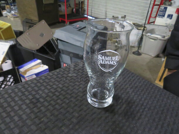 Samuel Adams Beer  Glasse. 7XBID