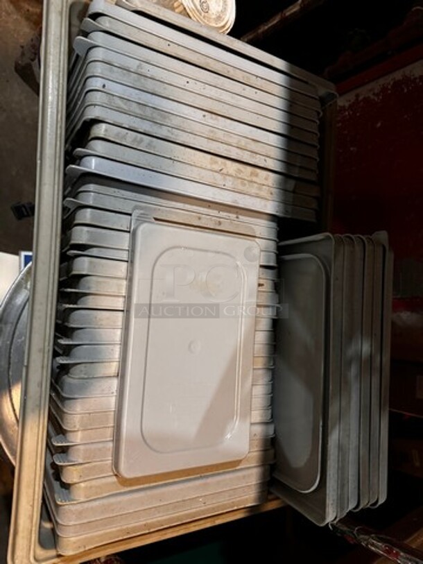 ALL ONE MONEY Lot of Rubbermaid Lids  - Image 2 of 3