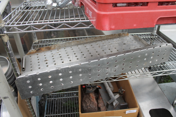 ALL ONE MONEY! Metro Lot of Various Items Including Metal Items, Glasses and Poly Dish Caddies - Image 4 of 5