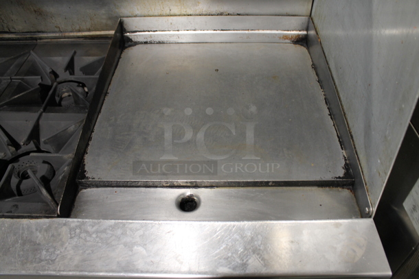 LATE MODEL! Vulcan 60SC-6B24GN Stainless Steel Commercial Natural Gas Powered 6 Burner Range w/ Right Side Flat Top Griddle, Convection Oven, Oven, Over Shelf and Back Splash. - Image 6 of 12