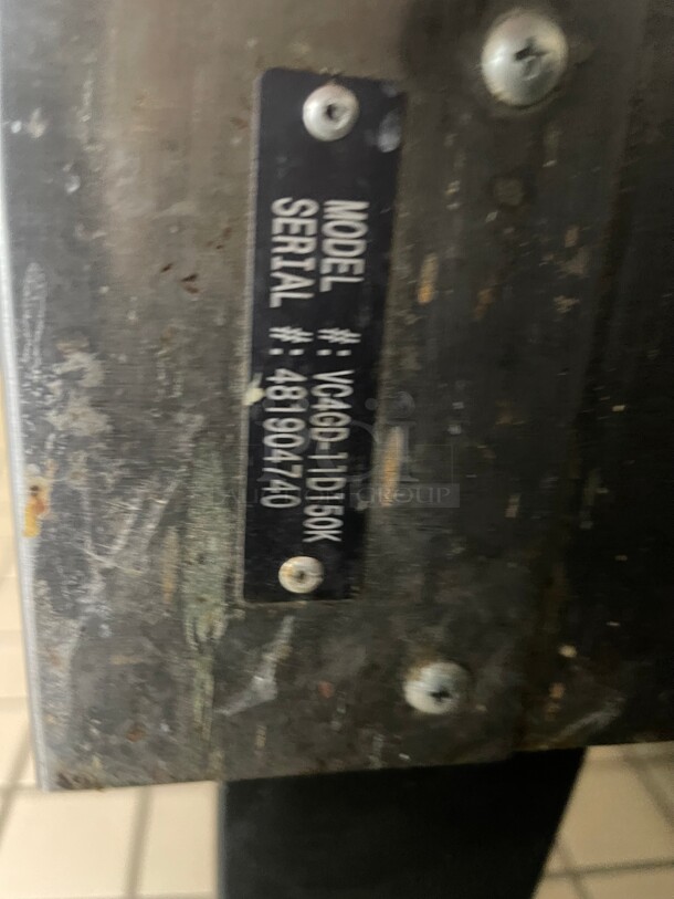 Late Model! Vulcan VC4GD Commercial Single Full Size Natural Gas Convection Oven - 50,000 BTU One Stand With 5 Shelves NSF Tested and Working! - Image 7 of 11