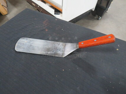 One Hamburger Turner.