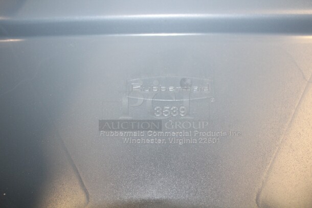NEW! 8 26x24" Rubbermaid 3539 Trash Can Lids. 8X Your Bid!  - Image 2 of 3