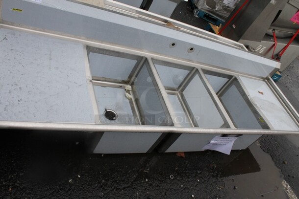BRAND NEW SCRATCH AND DENT! Regency 600S32028224 115" 16-Gauge Stainless Steel Three Compartment Commercial Sink with 2 Drainboards - 20" x 28" x 14" Bowls. 24" x 30" Drain Boards - Image 2 of 6