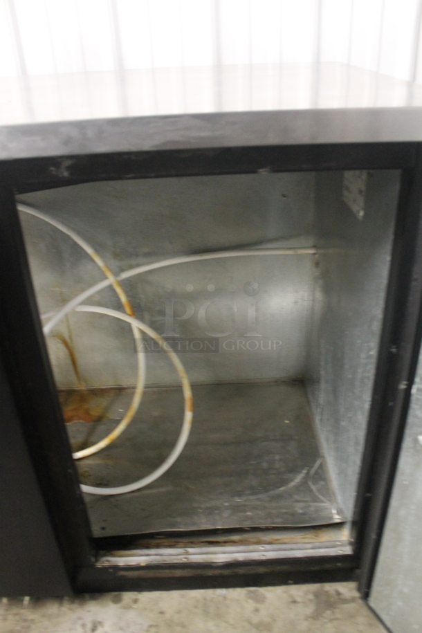 2013 True TDD-3 Stainless Steel Commercial Direct Draw Kegerator w/ 2 Double Head Bar Towers. 115 Volts, 1 Phase. Tested and Working! - Image 5 of 6