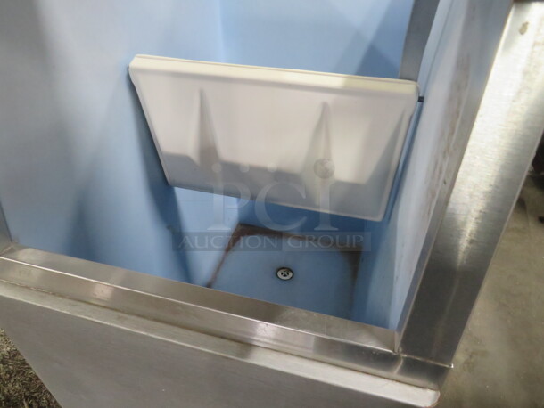 One Hoshizaki Ice Nim. 22X33X46 - Image 3 of 3