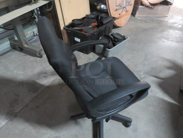 One Office Chair On Casters. - Image 2 of 3