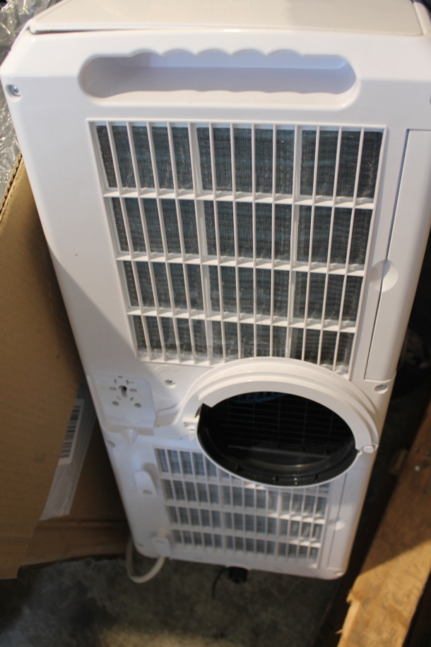 BRAND NEW SCRATCH AND DENT! Costway EP24618US Portable Air Conditioner on Casters. 115 Volts, 1 Phase. Tested and Working! - Image 6 of 7